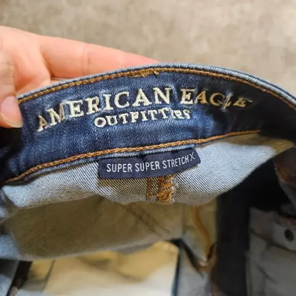 American Eagle Outfitters AEO Midi Jean Shorts Super Super Stretch Size 2 - Picture 6 of 8